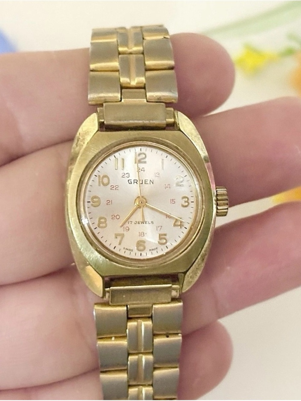Women’s Vintage Gruen 17 Jewels Mechanical Manual-Wind Bracelet Watch WORKS!!